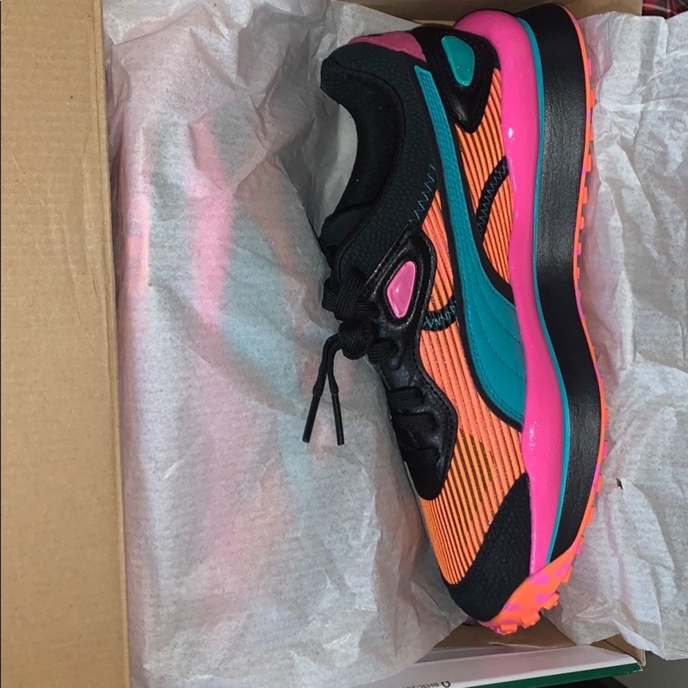 Women’s Puma Street Rider Sneakers New Never Worn